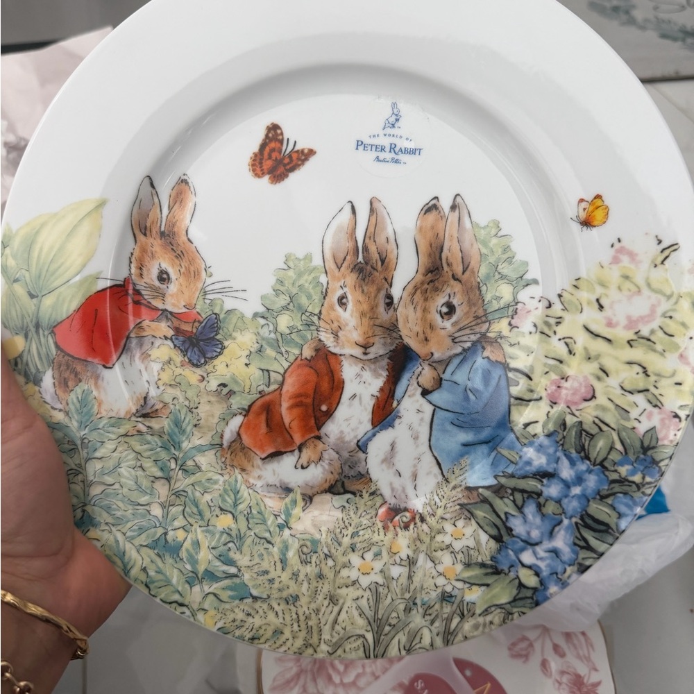 Charming Peter Rabbit Dinner Plate - Picture 2 of 2